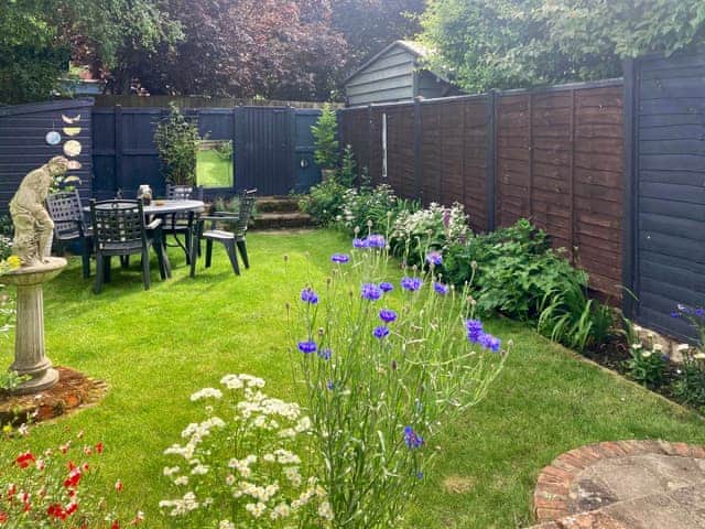 Garden | Sunny Meadow Cottage, Sudbury
