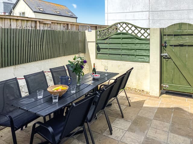 Outdoor eating area | Bora House, Newquay