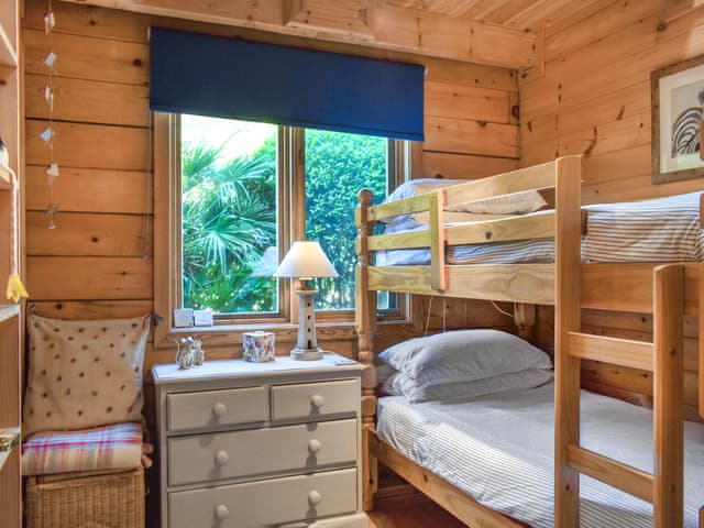 Bunk bedroom | Maple Leaf Cottage, Padstow