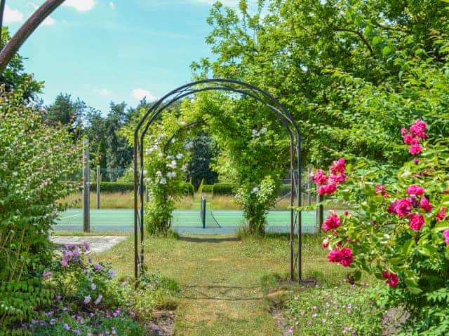 Swimming pool and tennis court needs to be booked via the Estate Office | Barn House, Aubourn