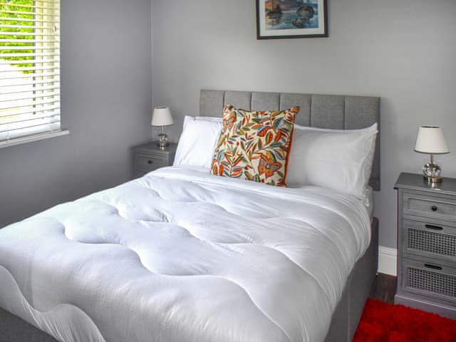Double bedroom | Oak Park One - Oak Park Lakes, Tiverton
