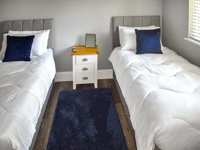 Twin bedroom | Oak Park One - Oak Park Lakes, Tiverton