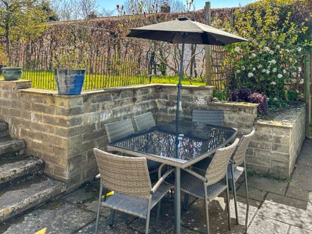 Garden seating | Sheldon Cottage, Bishops Castle