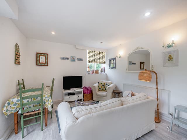 Open plan living space | Gamekeepers Hide, Ivybridge