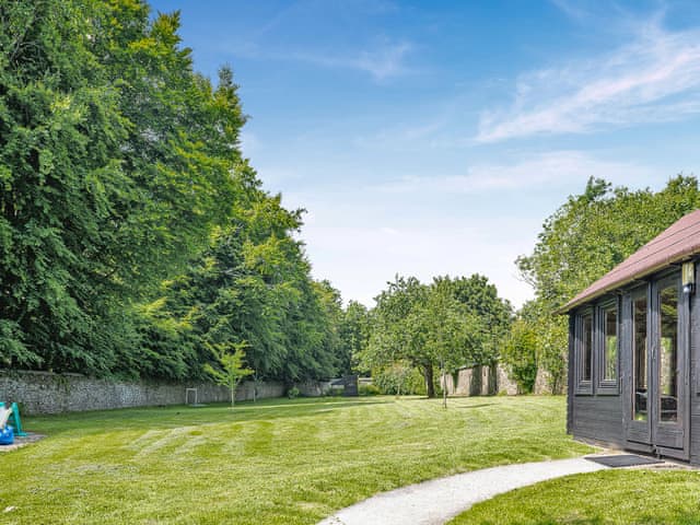 Surrounding area | Gamekeepers Hide, Ivybridge