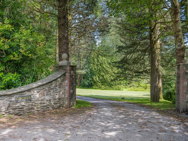 Surrounding area | Gamekeepers Hide, Ivybridge