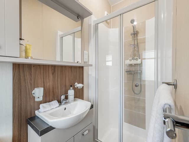 Bathroom | Azure View, Corton