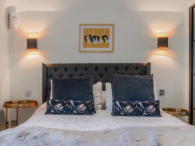 Double bedroom | Fir Tree Apartment - Fir Tree Holidays, Crowborough