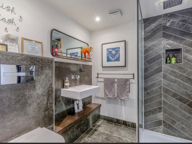 Bathroom | Fir Tree Apartment - Fir Tree Holidays, Crowborough