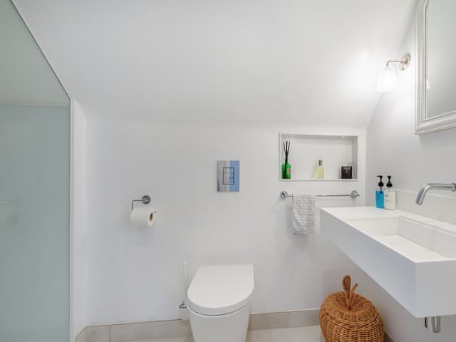 Bathroom | Fir Trees - Fir Tree Holidays, Crowborough