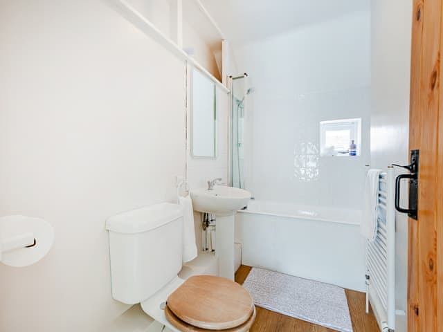 Bathroom | Bourne Farm Cottage, Blandford Forum