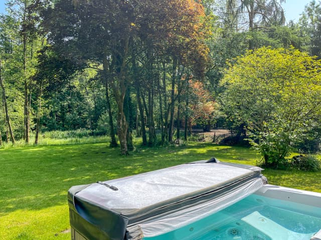 Hot tub | Lakeside, Ulverston