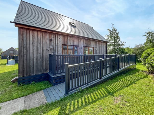 Exterior | James Ville Marina - Ivy - James Villa Marina, Brigg