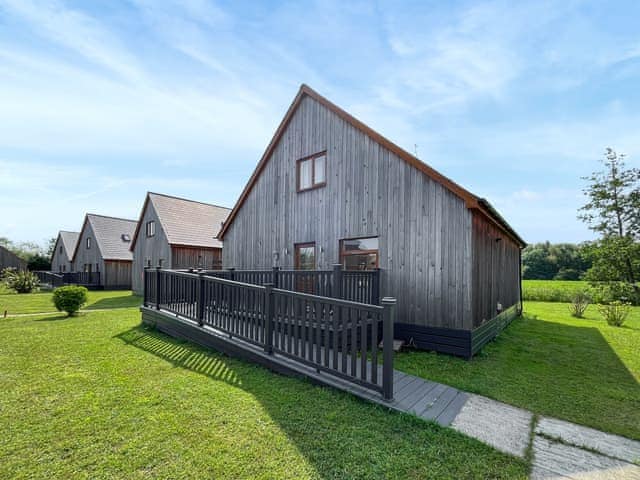 Exterior | Jasmine - James Ville Marina, Brigg