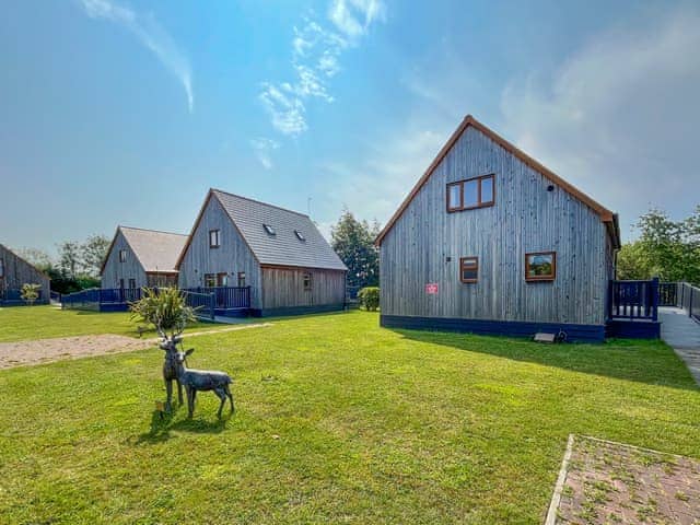 Exterior | Laurel - James Ville Marina, Brigg