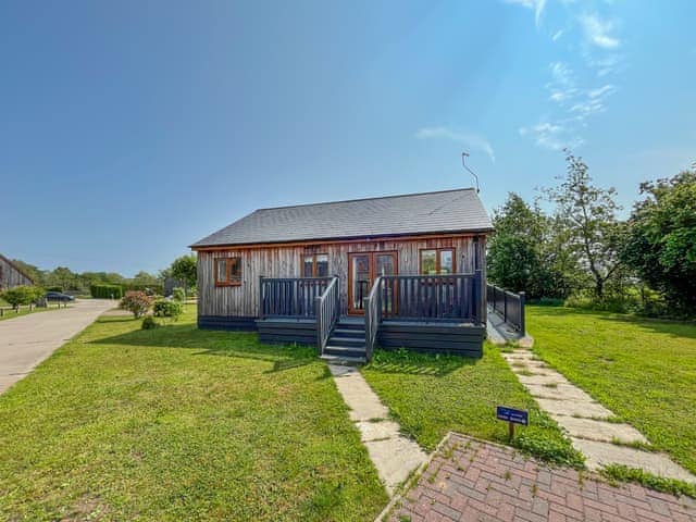 Exterior | James Ville Marina - Lavender - James Villa Marina, Brigg