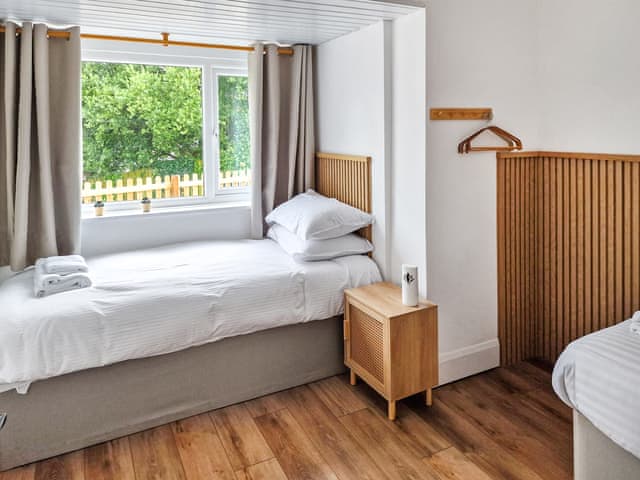 Twin bedroom | Tide & Treth, Newquay