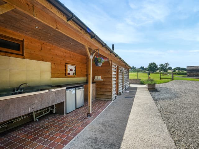 Setting | Oak - Glamping Pod - Castle Farm Holidays Shropshire, Oswestry