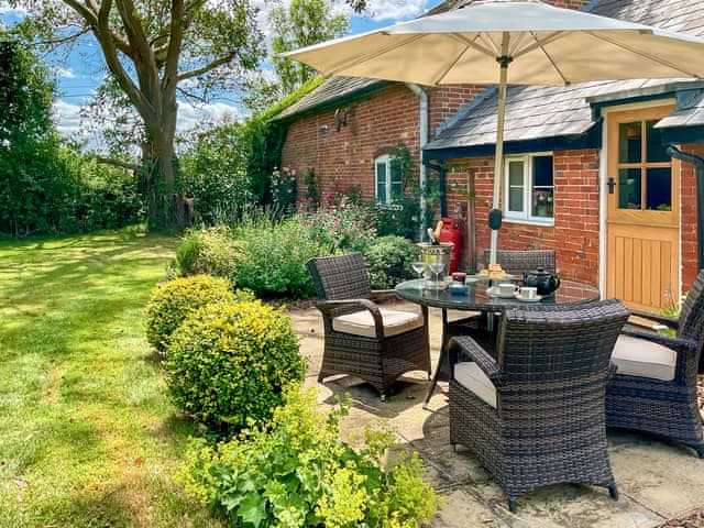 Sitting-out-area | The Piggery, Cadnam, near Brockenhurst