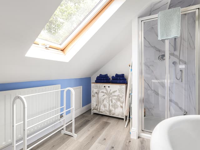 Bathroom | Four Oaks, Kintbury, near Newbury