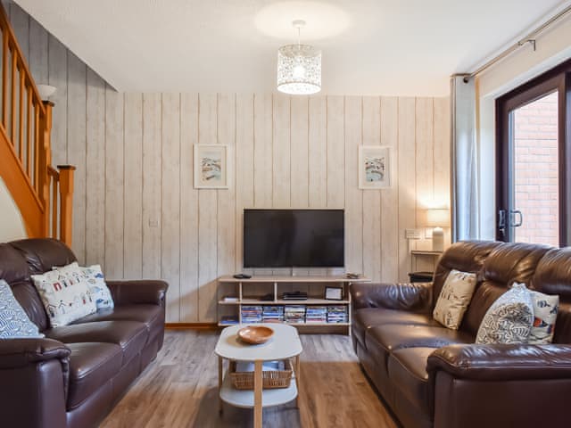 Living room/dining room | Hey Ho Cottage, Whitby