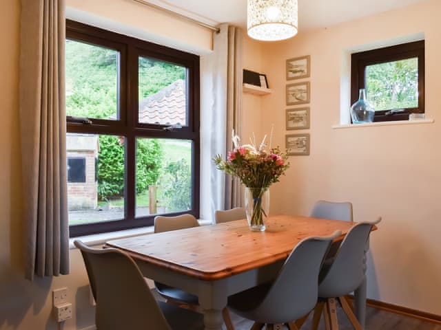 Living room/dining room | Hey Ho Cottage, Whitby