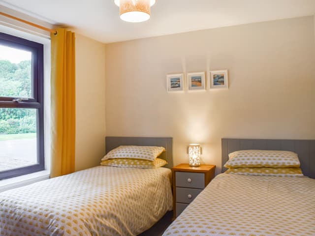 Twin bedroom | Hey Ho Cottage, Whitby