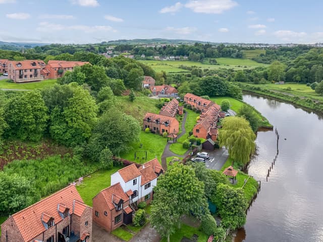 Surrounding area | Hey Ho Cottage, Whitby