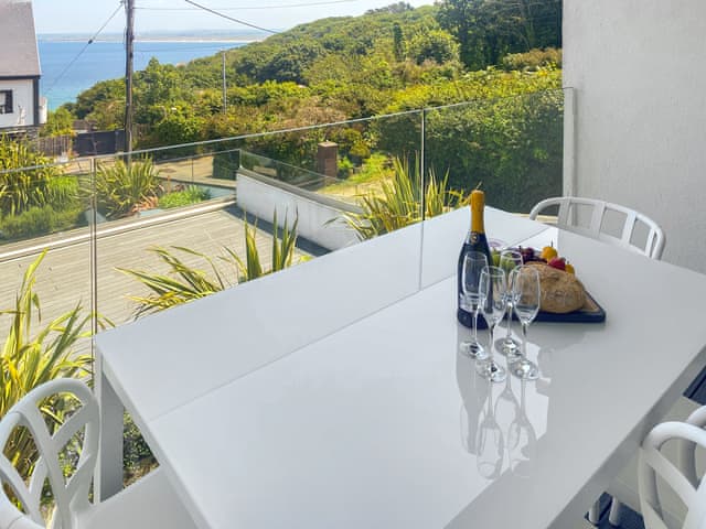 Terrace | White Crest, St Ives