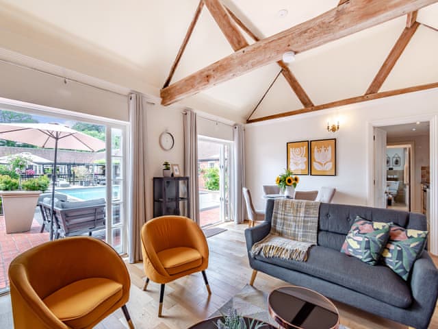 Living room/dining room | The Pool House - Whitmoor Farm, Woking, near Guildford