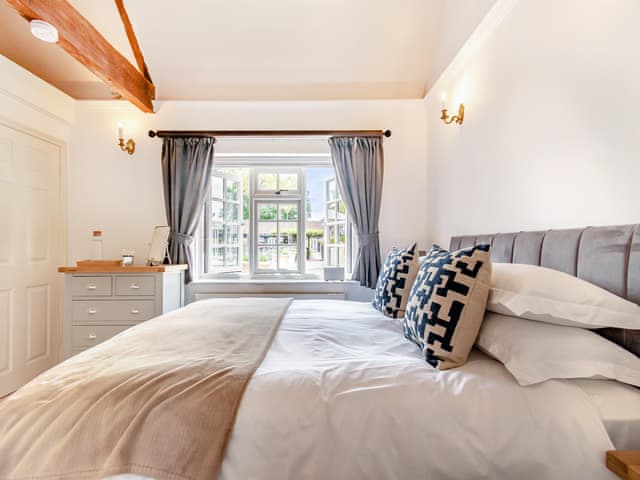Double bedroom | The Pool House - Whitmoor Farm, Woking, near Guildford