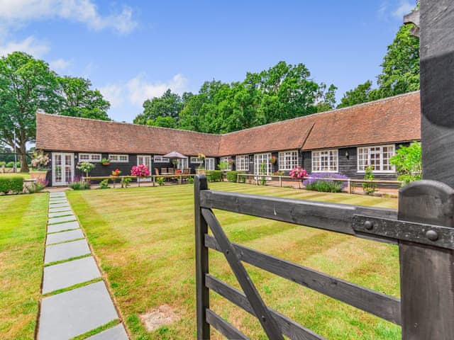 Exterior | The Pool House - Whitmoor Farm, Woking, near Guildford