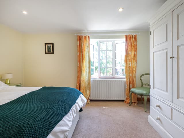 Double bedroom | Bramblefield Cottage, All Berkshire