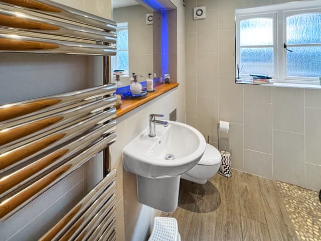 Bathroom | Hill House, Snape