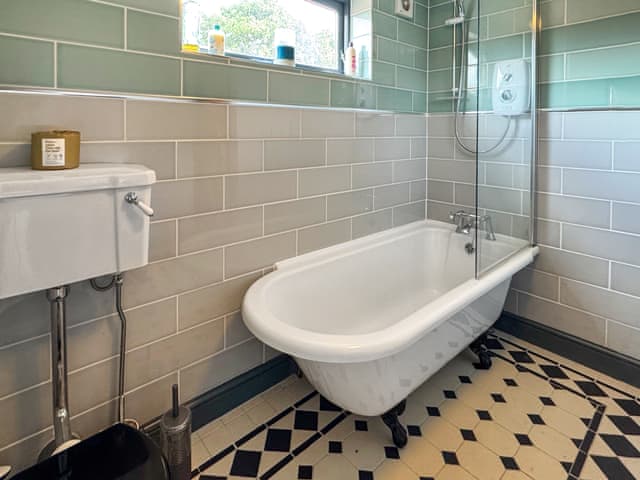 Bathroom | Hill House, Snape