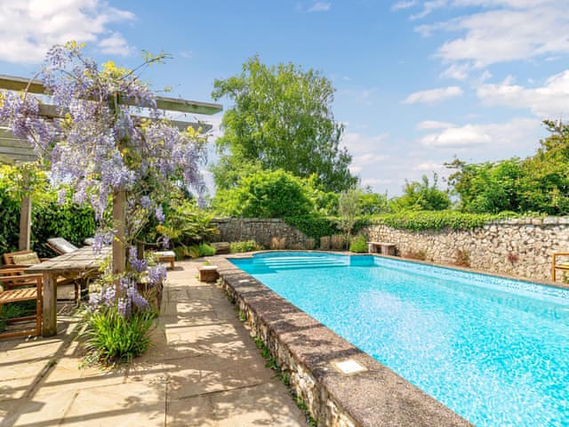 Swimming pool | Wren - Woodsell Farm, Stalisfield, Faversham