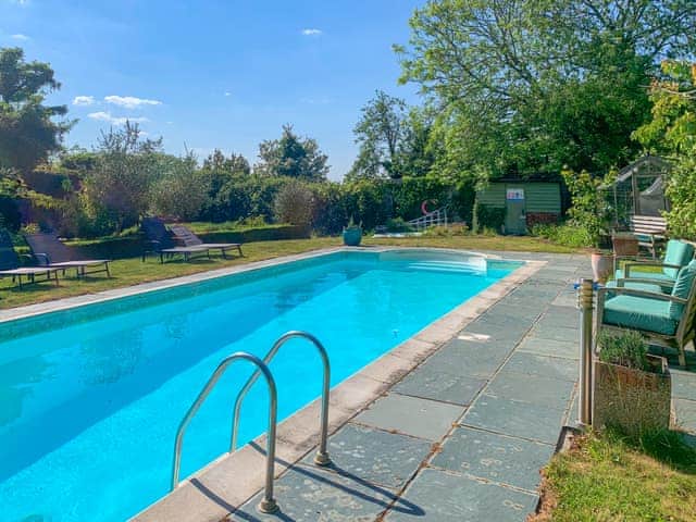 Pool heated to 25c open 9-5:30 | Moorhen Cottage - Penn Estate, Hollingbourne