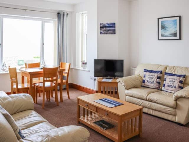 Open plan living space | Waves - Wendon Holidays, Caernarfon