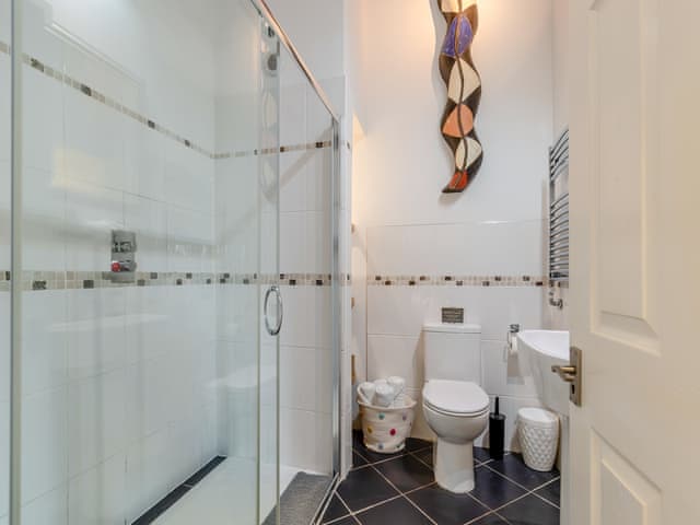 En-suite | The Cottage - Whitmoor Farm, Woking, near Guildford