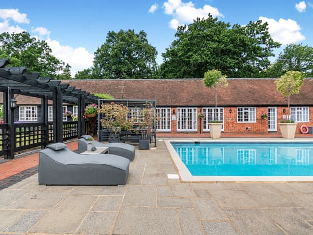 Swimming pool | The Cottage - Whitmoor Farm, Woking, near Guildford