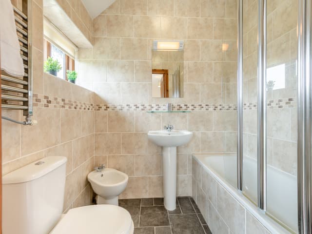 En-suite | The Victorian Barn- Leopold - The Victorian Barn, Blandford Forum