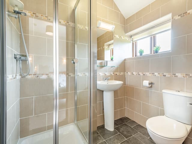 En-suite | The Victorian Barn- Leopold - The Victorian Barn, Blandford Forum
