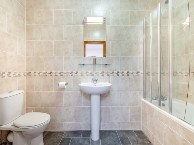 En-suite | Beatrice - The Victorian Barn, Blandford Forum