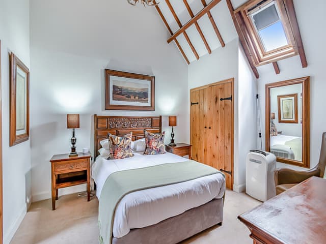 Double bedroom | The Barn - Whitmoor Farm, Woking, near Guildford