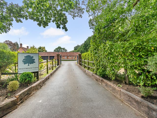 Driveway | Weston Cottage - Whitmoor Farm, Woking, near Guildford