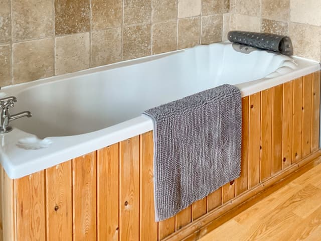 Bathroom | The Old Post House Annex - Axbridge Holidays, Axbridge, near Weare