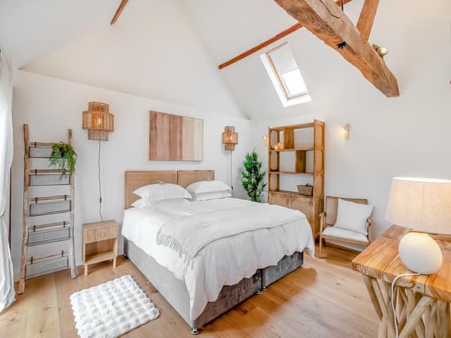 Double bedroom | Weston Cottage - Whitmoor Farm, Woking, near Guildford