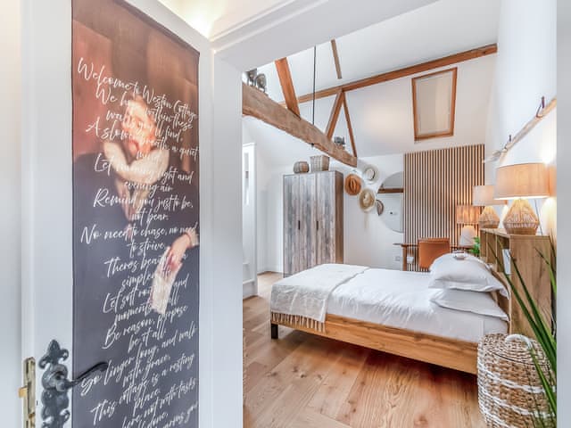Double bedroom | Weston Cottage - Whitmoor Farm, Woking, near Guildford