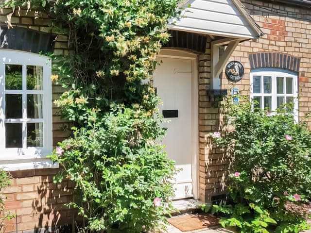 Exterior | Barn Owl Cottage, Offchurch, near Leamington Spa