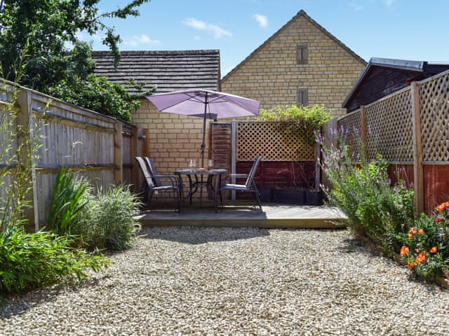 Outdoor Decking | Bow Cottage, Bourton On The Water